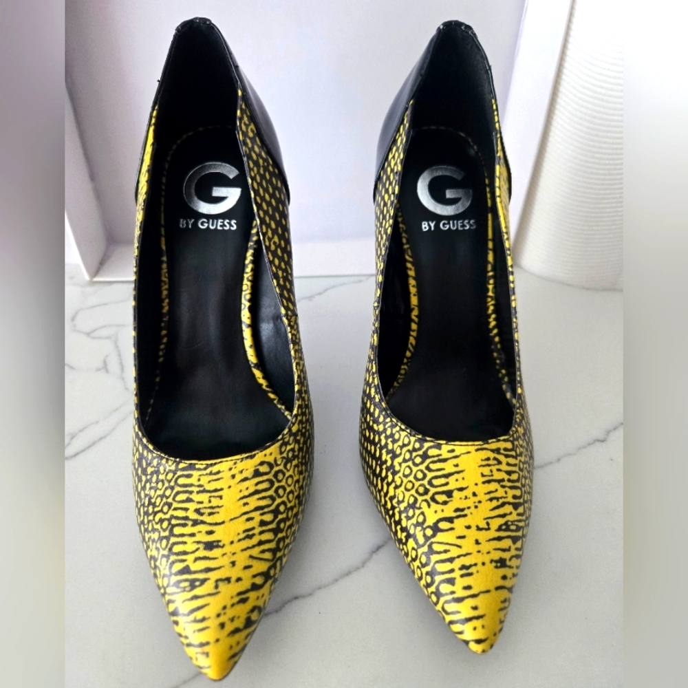 G By Guess 4” Black & Yellow Pumps Heels 6.5
